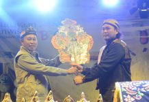 Jelang Pemilu 2024, Pj Bupati Bogor Asmawa Tosepu Ajak Masyarakat Gunakan Hak Pilihnya, Lewat Pagelaran Wayang Golek